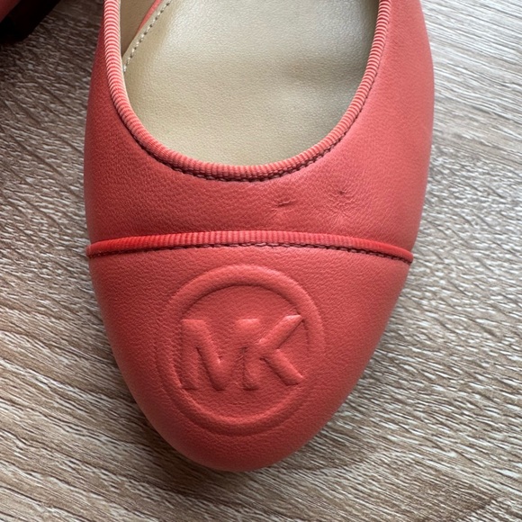 NWOB Michael Kors MK Logo Ballet Flats in Coral Pink - Picture 9 of 10